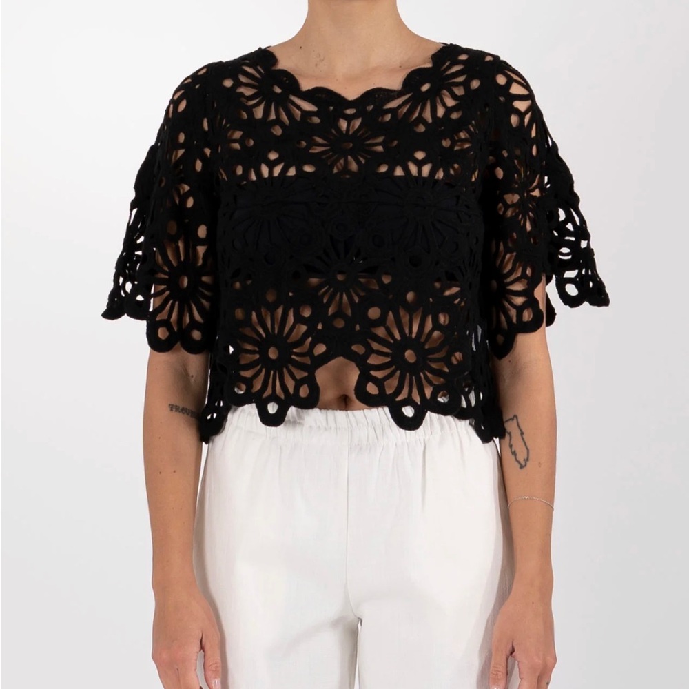Women’s Floral Shell Top - Black Size XL fits smaller like a medium